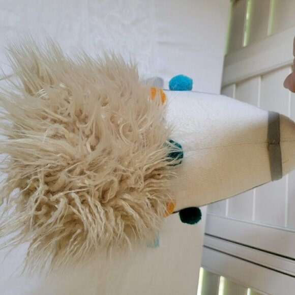 Target’s Pillowfort Llama Plush Bust Stuffed Head Children’s Animal Room Decor - Picture 8 of 8
